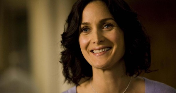 Carrie-Anne Moss in Love Hurts (2009) © Pageant Productions