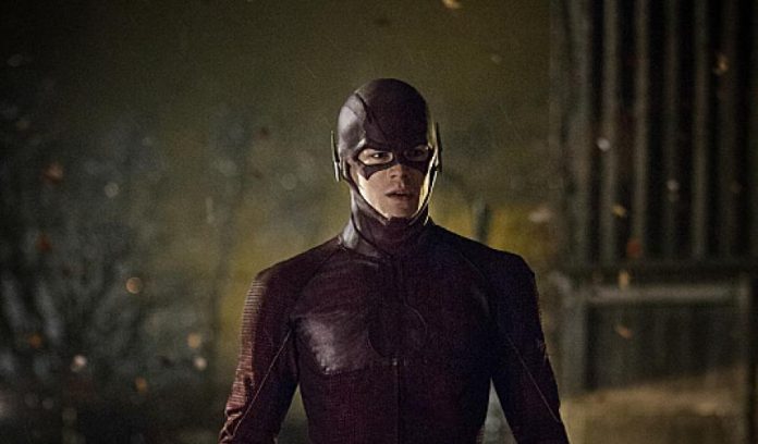 Seht Barry Allen Und Seinen Vater Auf Funf Neuen The Flash Fotos