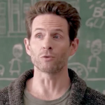 Glenn Howerton in "Mr. Griffin – Kein Bock auf Schule" © 2020 NBCUniversal Media, LLC