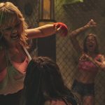 Malin Åkerman und Bella Thorne in "Chick Fight" © 2020 Quiver Distribution