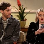 Thomas Middleditch und Annaleigh Ashford in "B Positive" © 2020 CBS Broadcasting, Inc. All Rights Reserved.