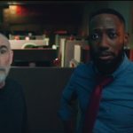 Jackie Earle Haley und Lamorne Morris in "Death of a Telemarketer" © 2020 Vertical Entertainment