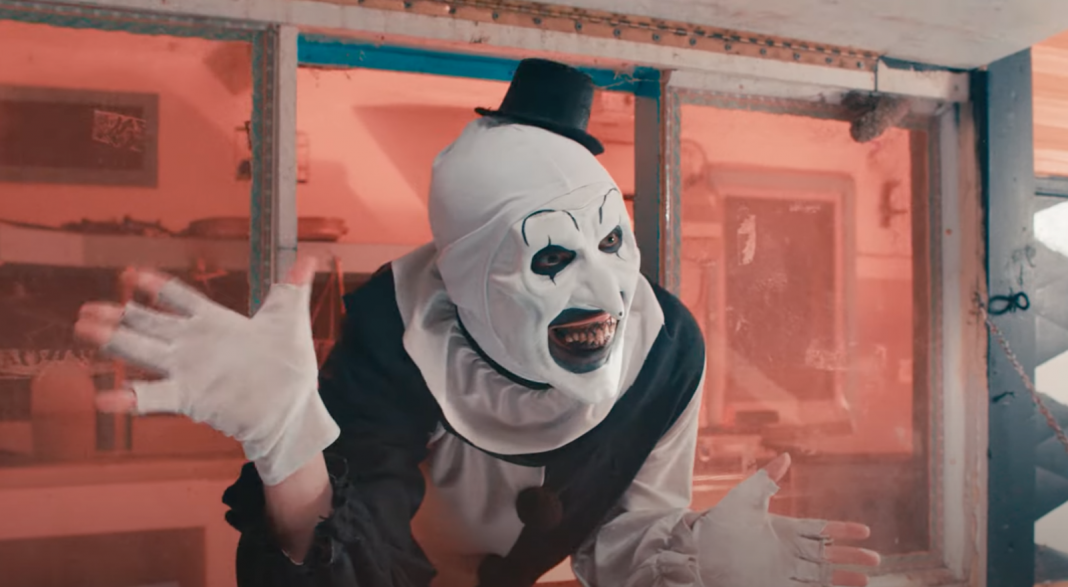 "Terrifier 2" Neue Clips und das offizielle Filmplakat zum ultrabrutalen HorrorSequel